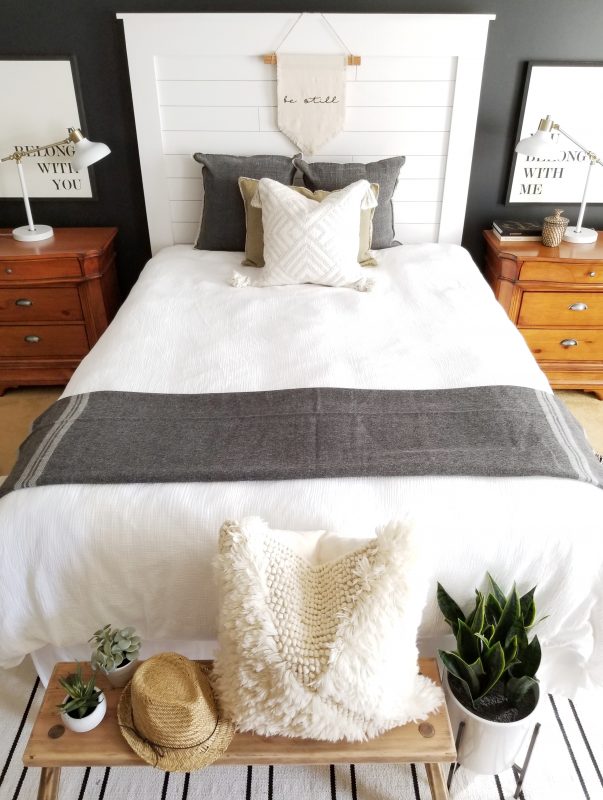 5 Steps to Redecorate Your Bedroom in an Afternoon. Modern farmhouse style bedding and throw pillows.