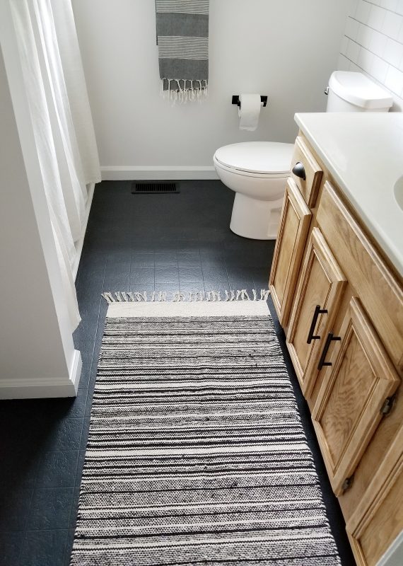 Quick and easy budget bathroom makeover. Cynthia Harper's 2 days 200 dollars challenge.